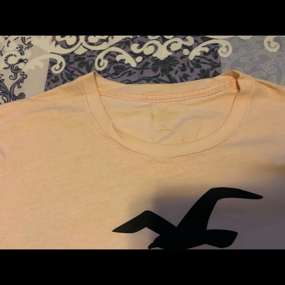 Hollister Gradient Curved Hem T-Shirt - Picture 2 of 2